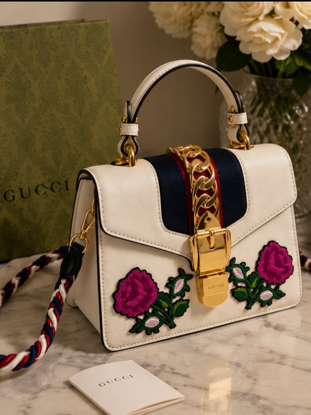 Rare Gucci Sylvie Floral Embroidered White Leather Top Handle Bag - Picture 2 of 9